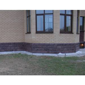 Облицовка цоколя здания плиткой Ростовский камень