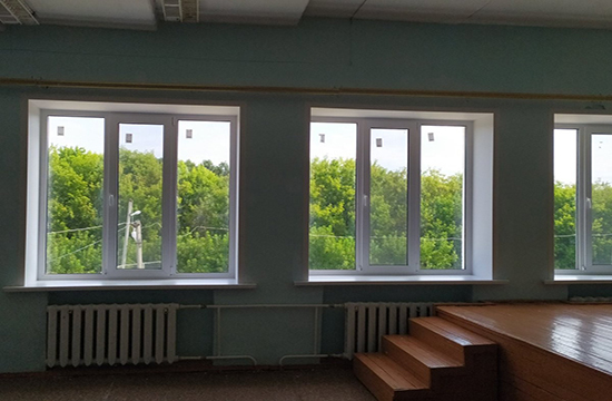 Подоконные плиты в среднем образовательном учреждении Подоконные плиты в среднем образовательном учреждении